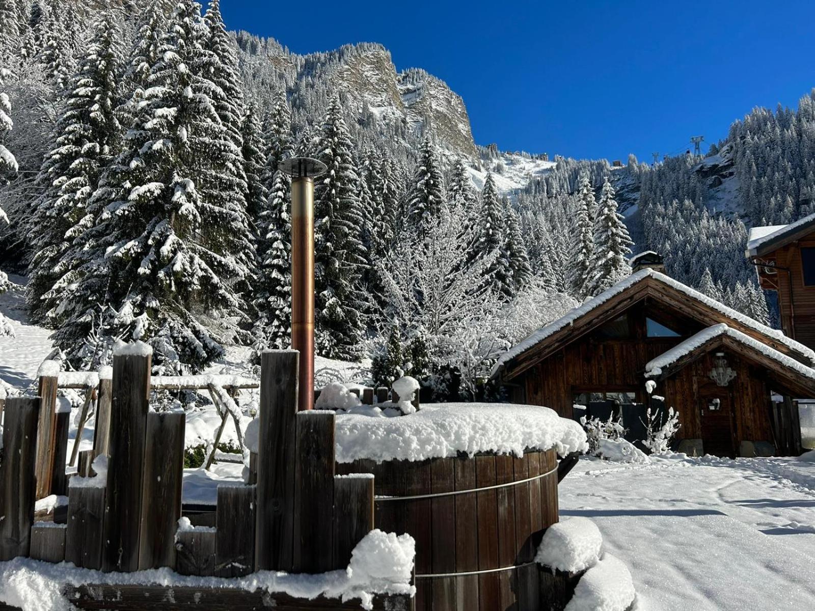 Hotel Le A By Neige Et Roc Morzine Esterno foto